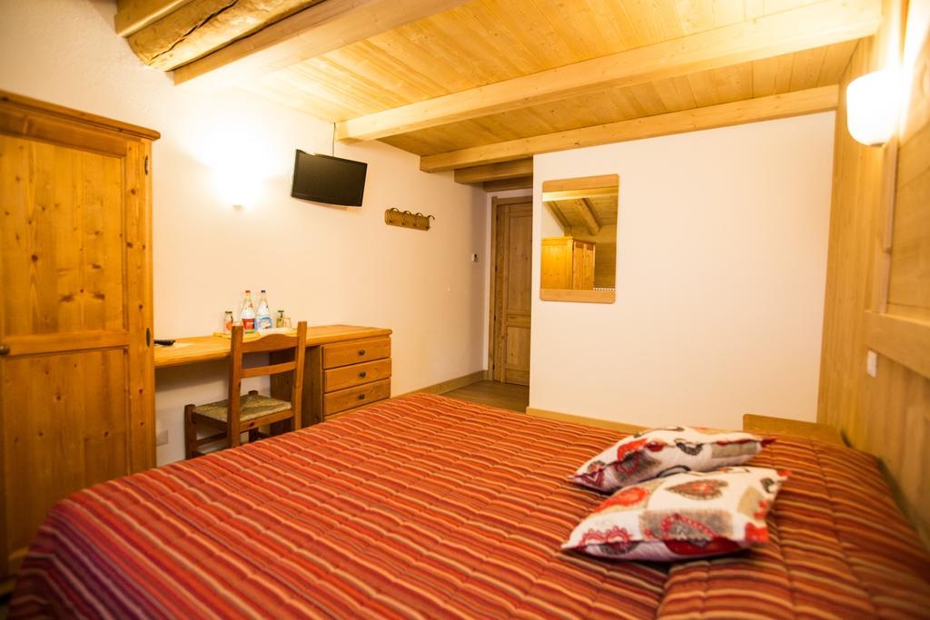 Hotel Restaurant La Barme Cogne Kültér fotó