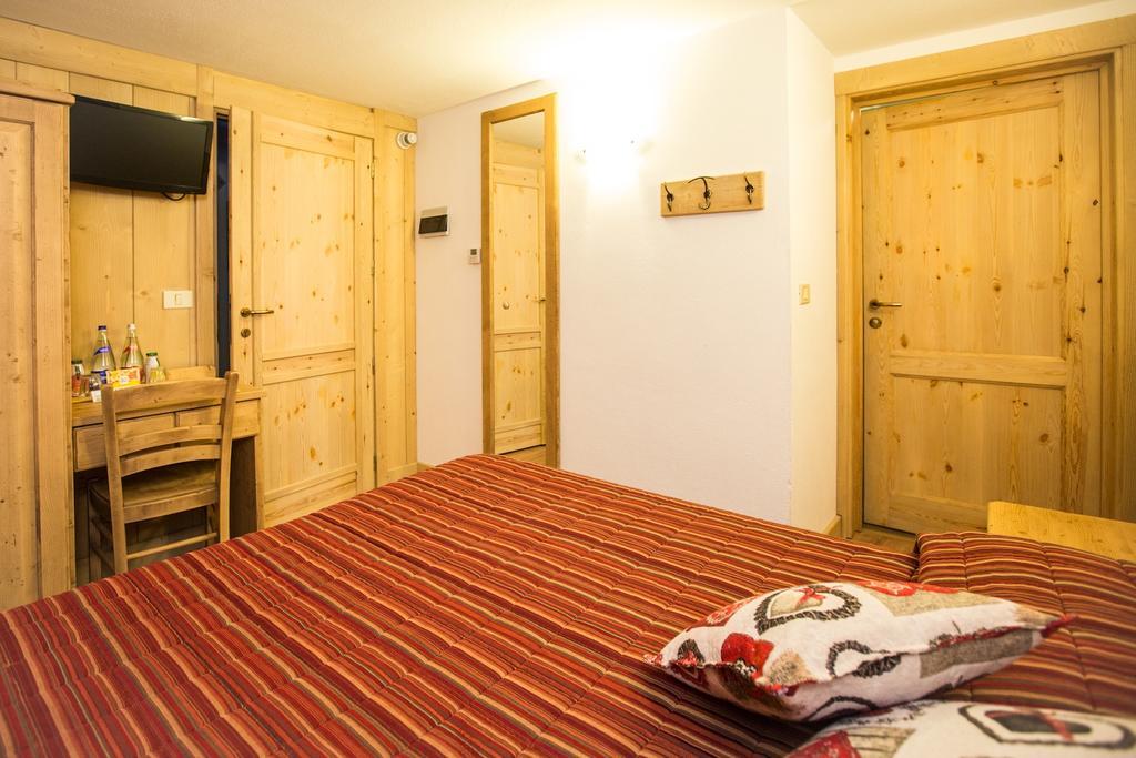 Hotel Restaurant La Barme Cogne Kültér fotó