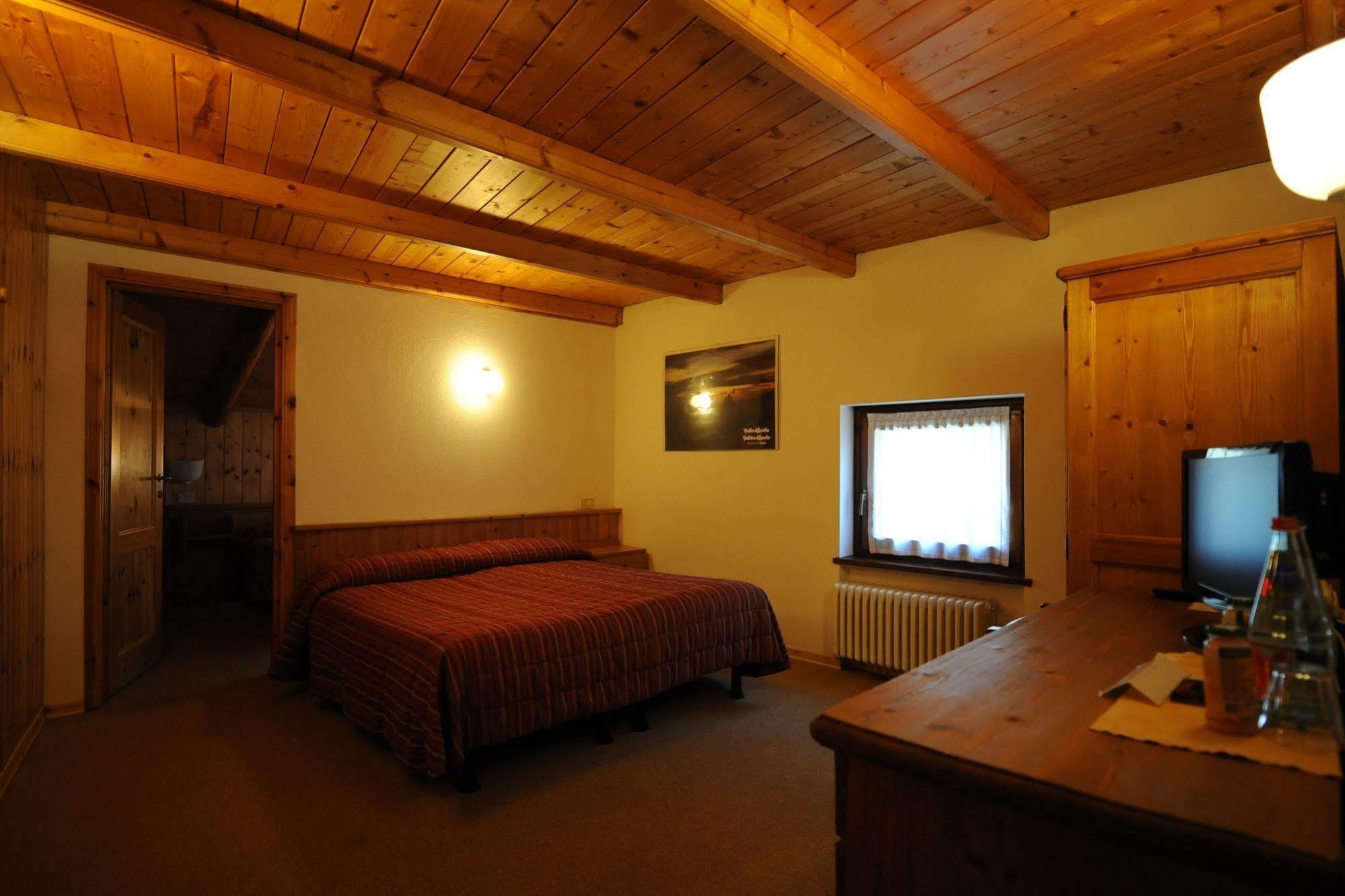 Hotel Restaurant La Barme Cogne Kültér fotó