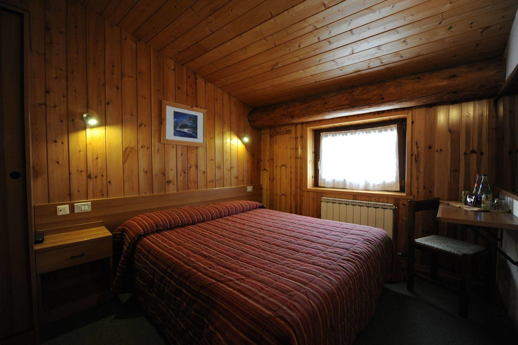 Hotel Restaurant La Barme Cogne Kültér fotó
